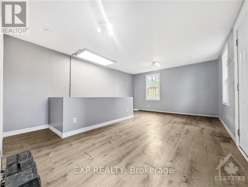 












43 GOVERNMENT ROAD E

,
Kirkland Lake (KL & Area),




Ontario
P2N1A4

