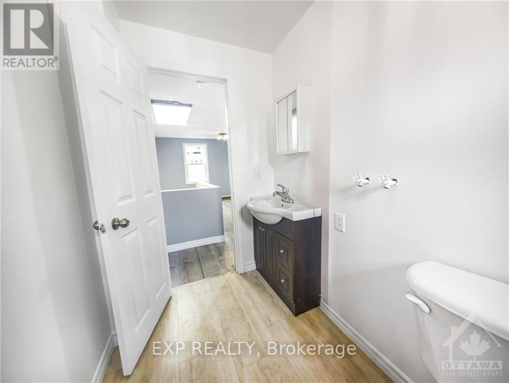 












43 GOVERNMENT ROAD E

,
Kirkland Lake (KL & Area),




Ontario
P2N1A4

