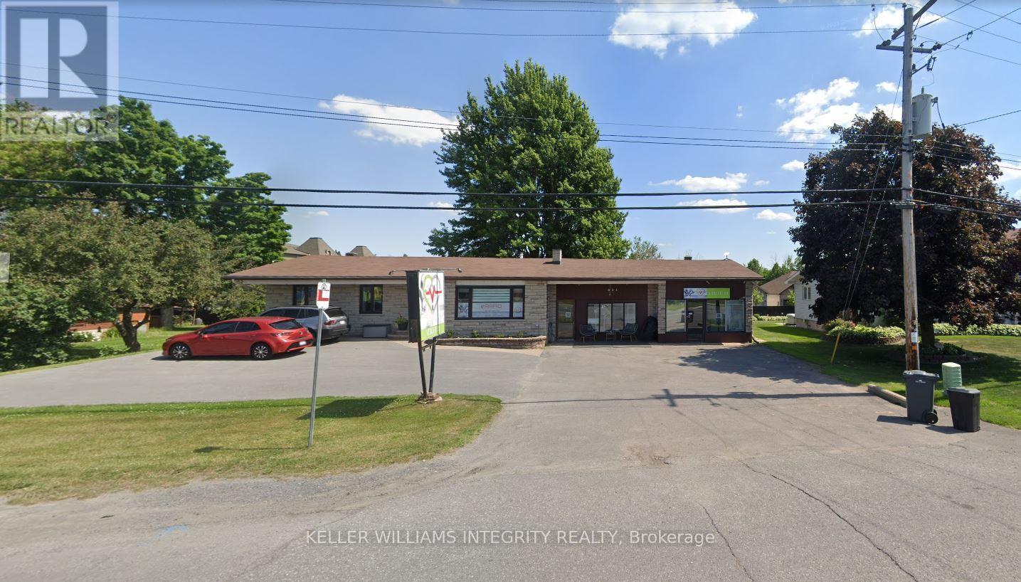 












824 NOTRE DAME STREET

,
Russell,




Ontario
K0A1W1

