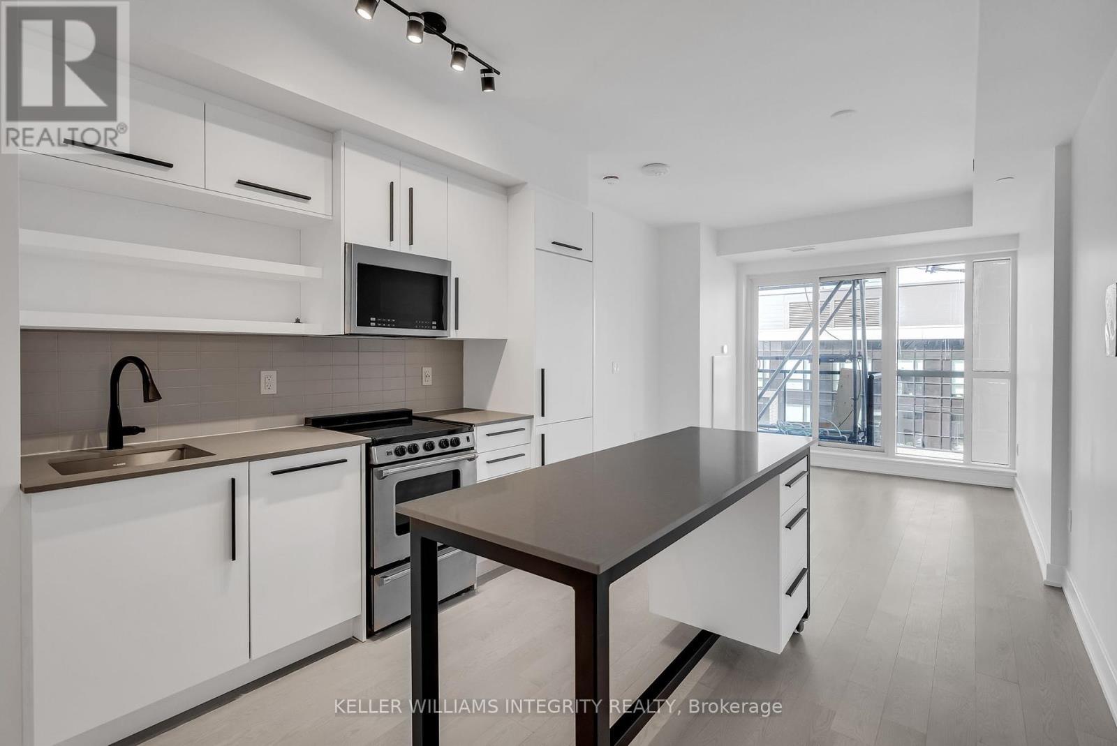 












905 - 560 RIDEAU STREET

,
Ottawa,




Ontario
K1N0G3

