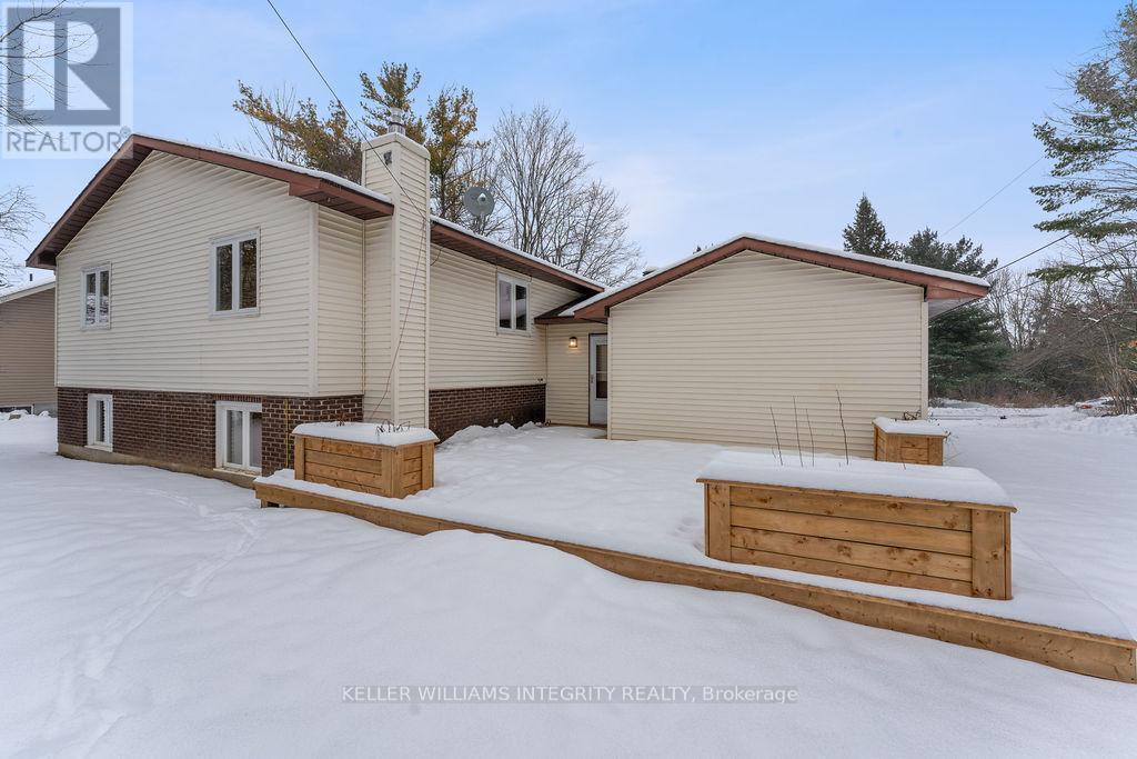 












103 BROOKS ROAD

,
Beckwith,




Ontario
K7C3P2

