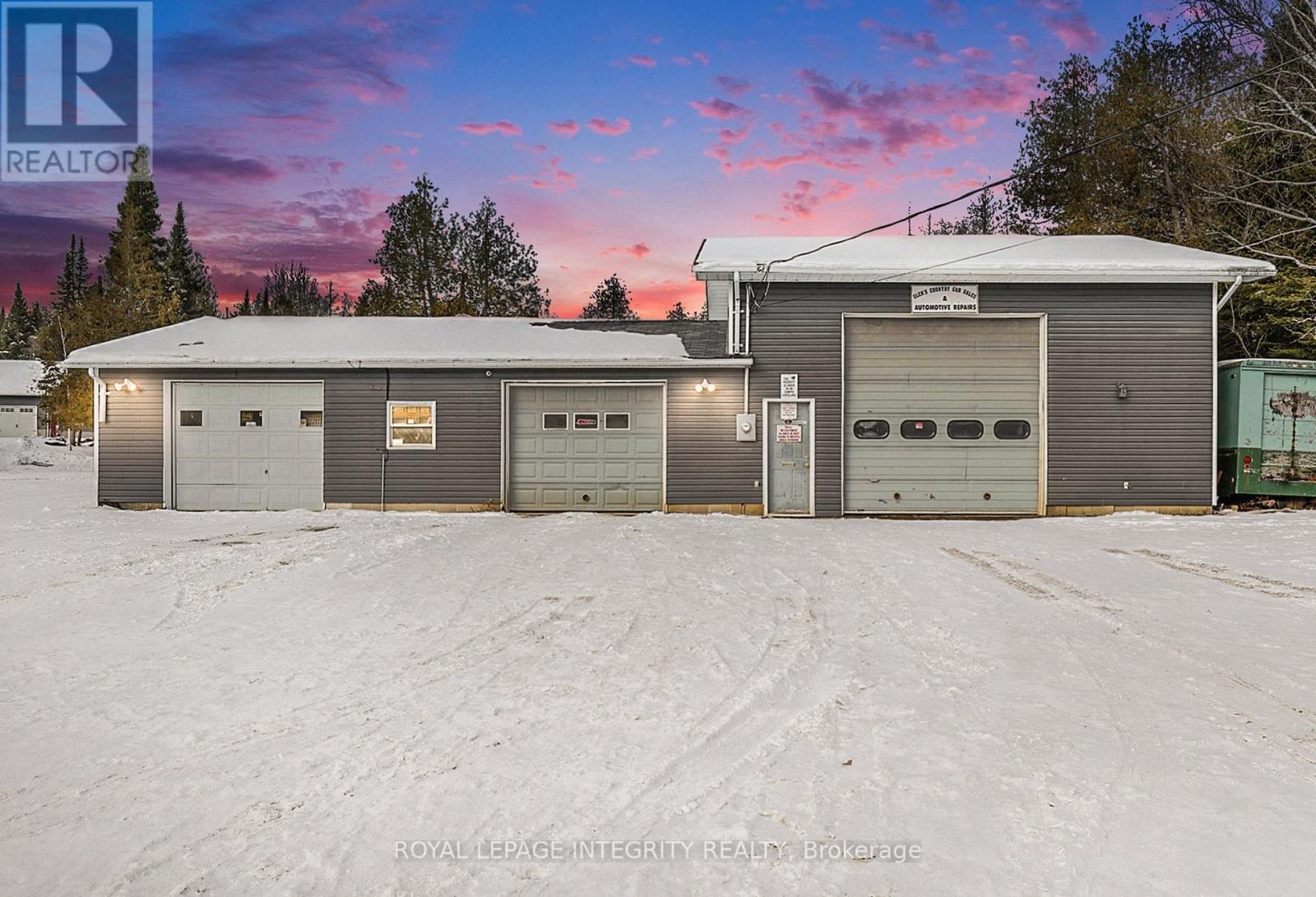 












531 WHELAN ROAD S

,
Admaston/Bromley,




Ontario
K7V3Z7

