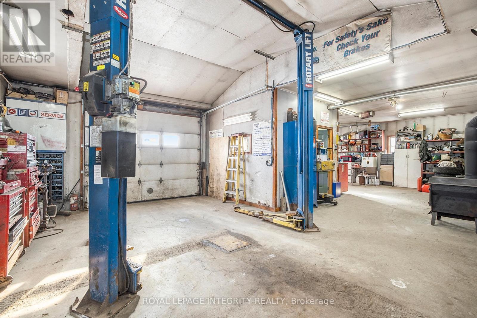 












531 WHELAN ROAD S

,
Admaston/Bromley,




Ontario
K7V3Z7

