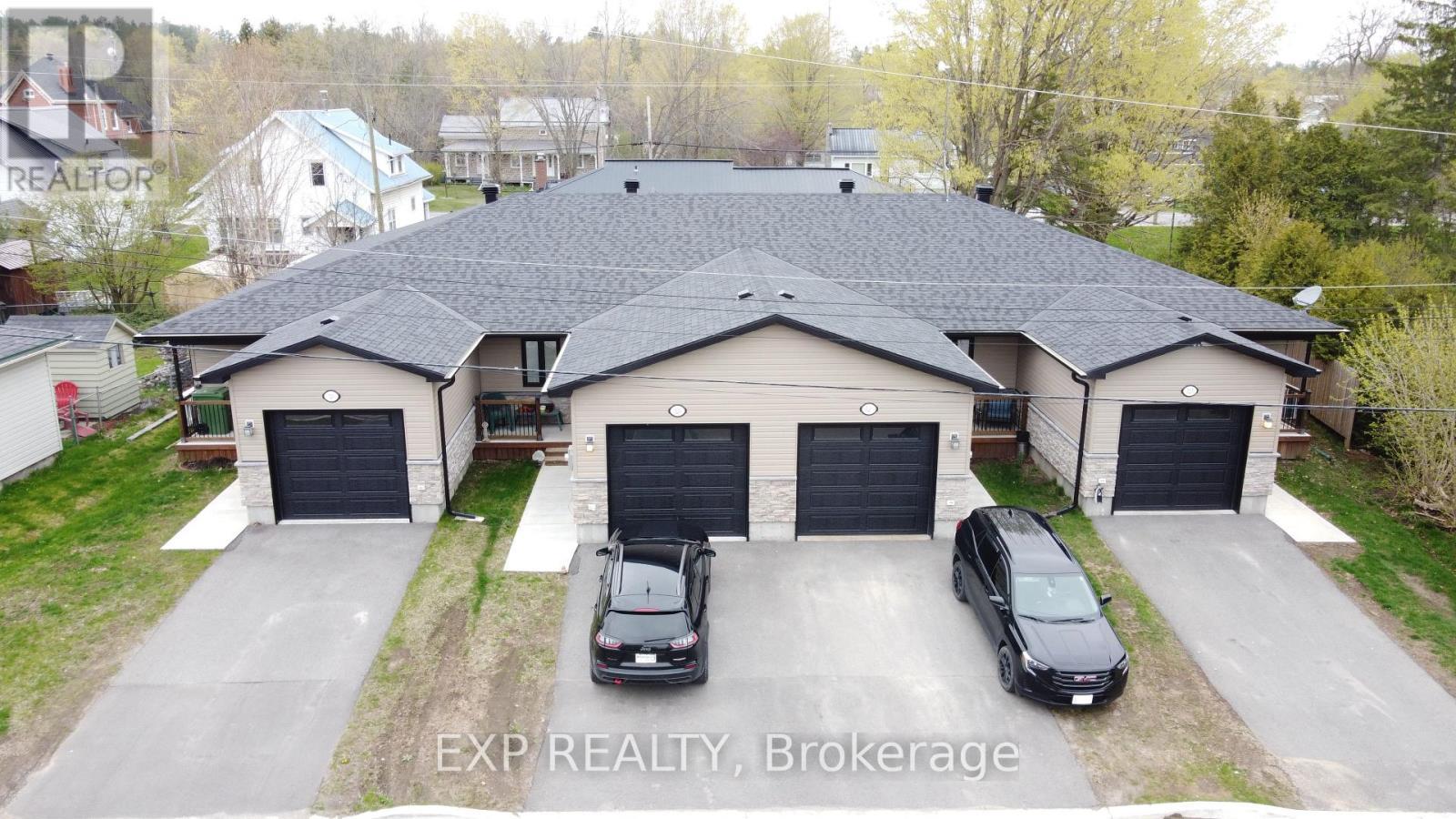 












32 DAVID STREET

,
Edwardsburgh/Cardinal,




Ontario
K0E1X0

