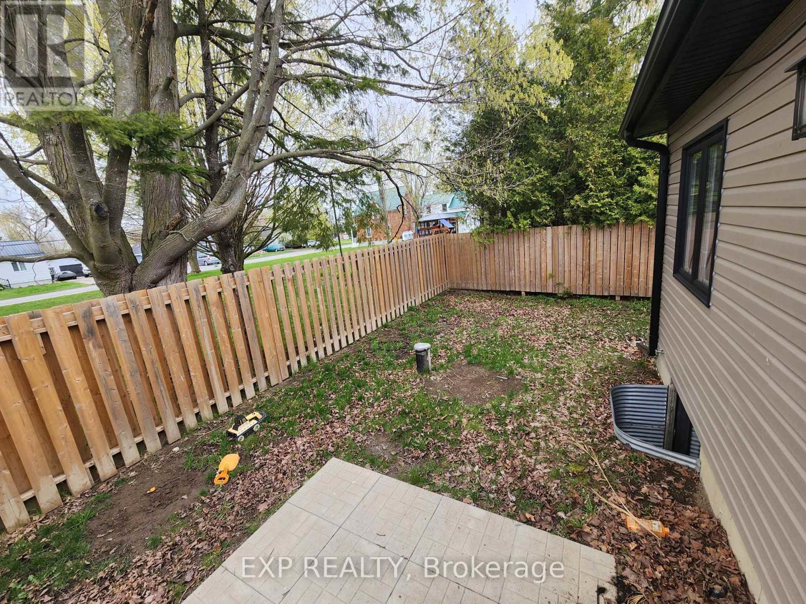 












32 DAVID STREET

,
Edwardsburgh/Cardinal,




Ontario
K0E1X0

