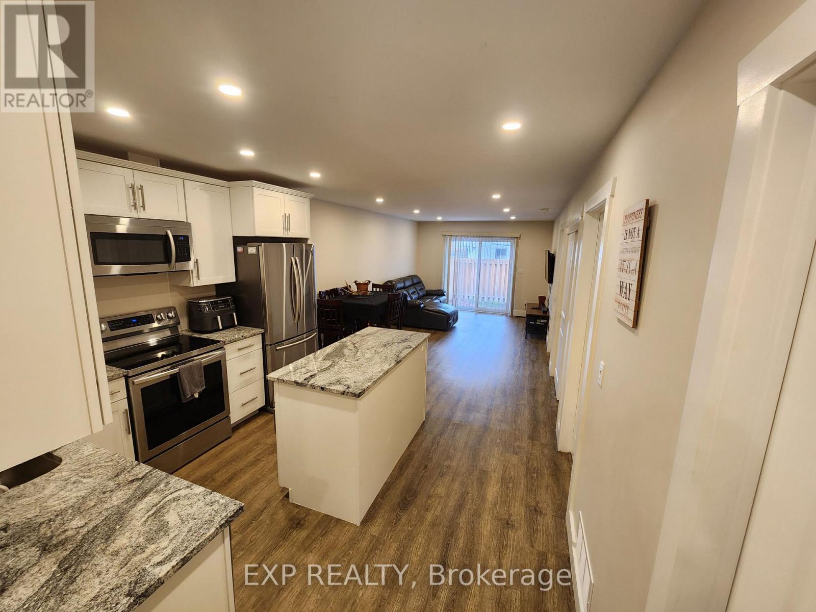 












32 DAVID STREET

,
Edwardsburgh/Cardinal,




Ontario
K0E1X0

