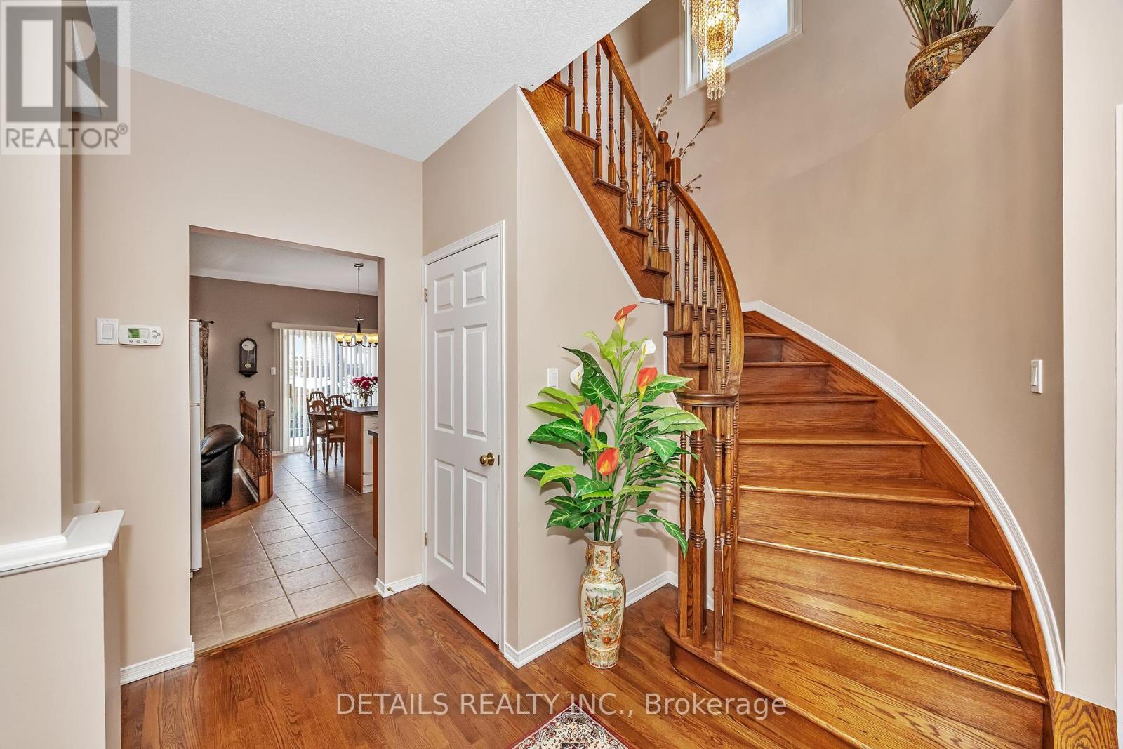 












10 NORTH HARROW DRIVE

,
Ottawa,




Ontario
K2J4V6

