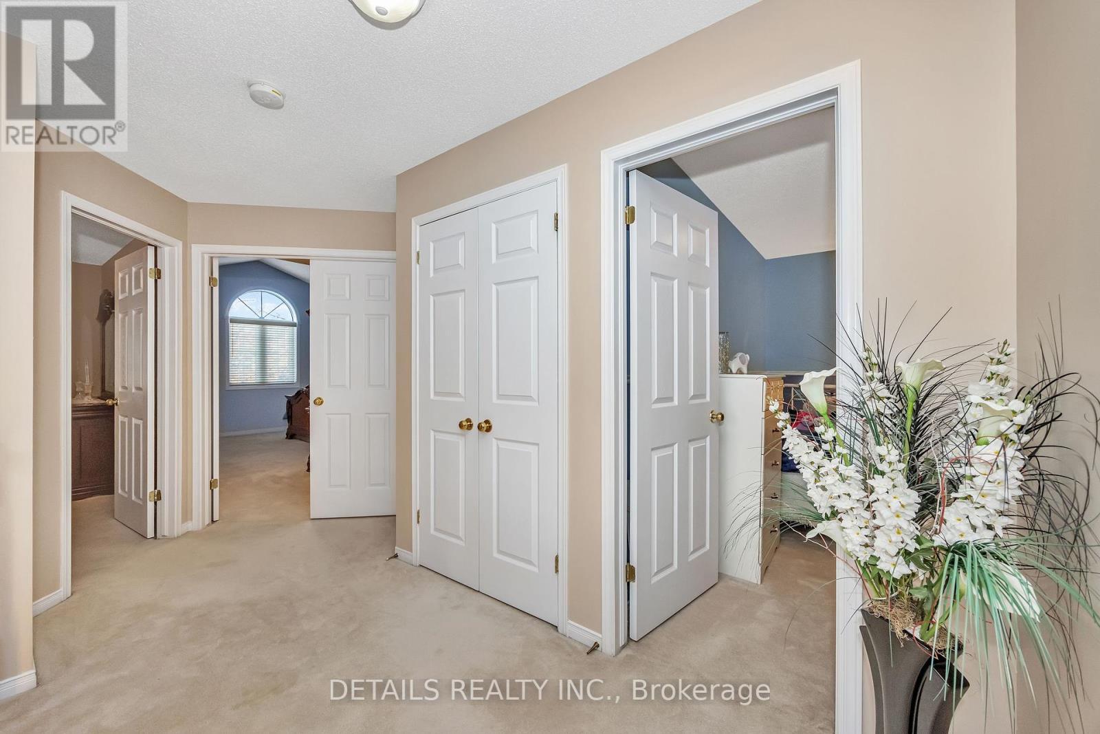 












10 NORTH HARROW DRIVE

,
Ottawa,




Ontario
K2J4V6

