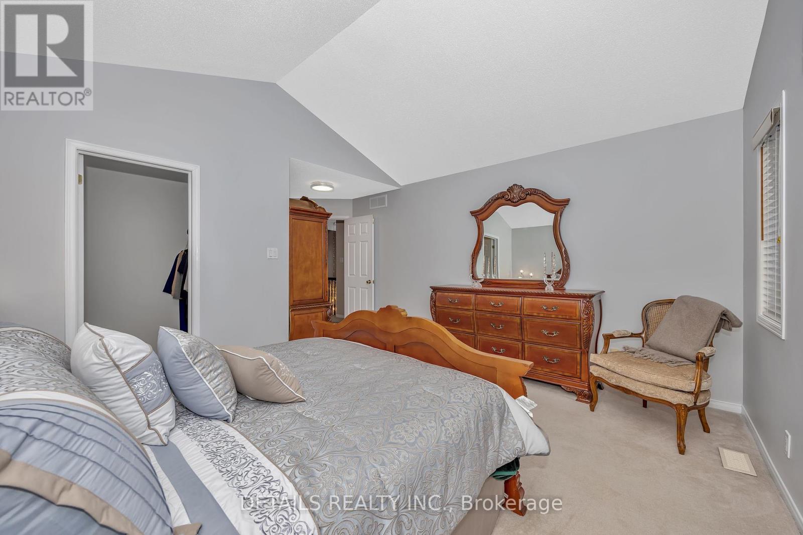 












10 NORTH HARROW DRIVE

,
Ottawa,




Ontario
K2J4V6

