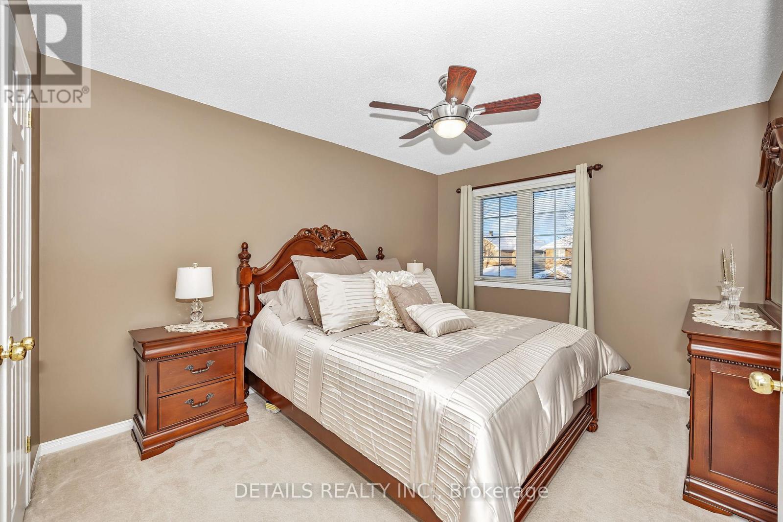 












10 NORTH HARROW DRIVE

,
Ottawa,




Ontario
K2J4V6

