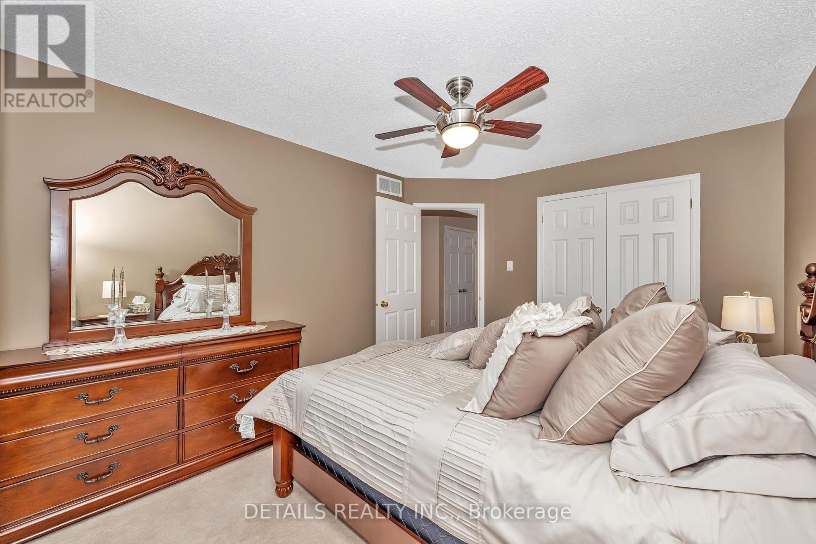 












10 NORTH HARROW DRIVE

,
Ottawa,




Ontario
K2J4V6

