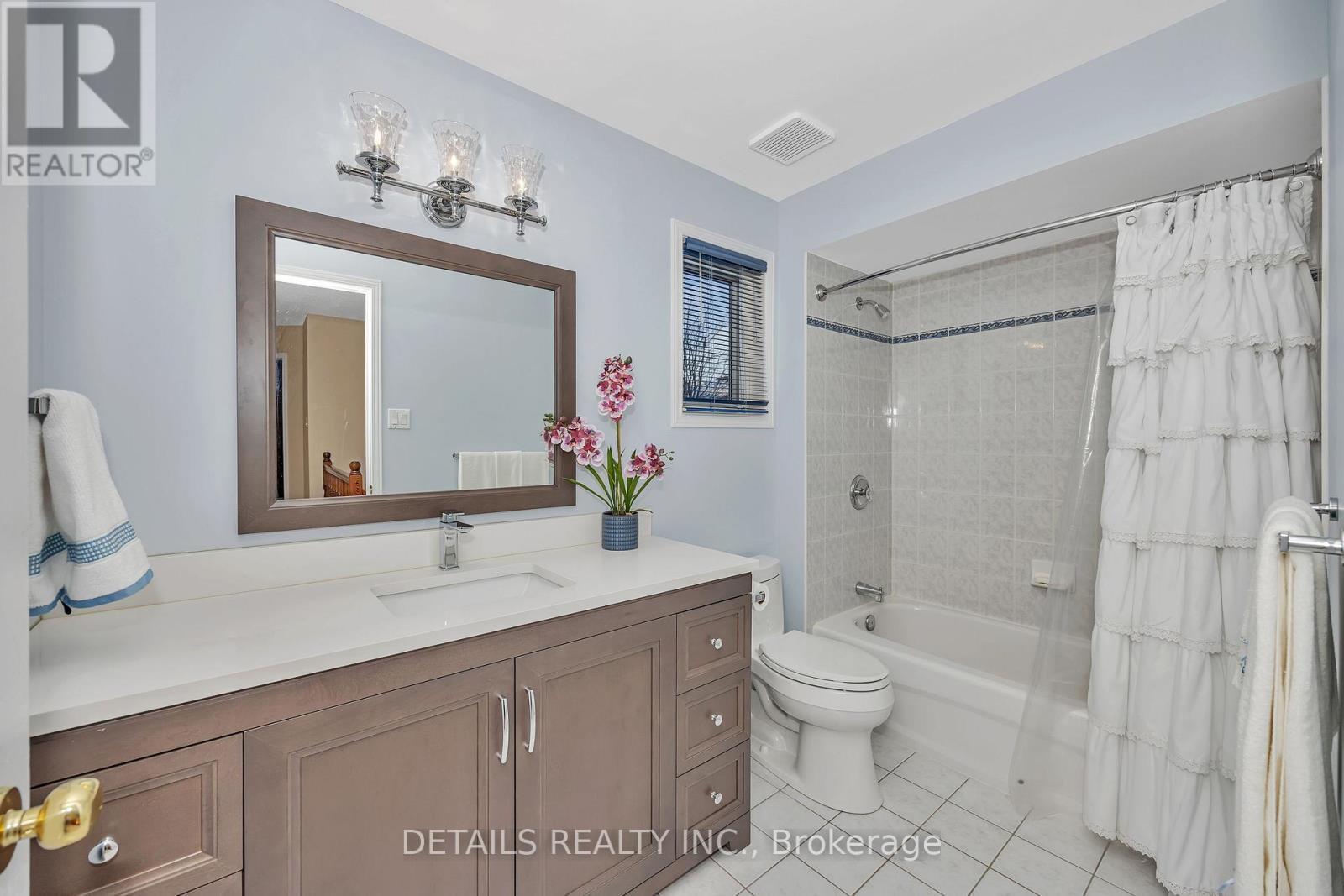 












10 NORTH HARROW DRIVE

,
Ottawa,




Ontario
K2J4V6

