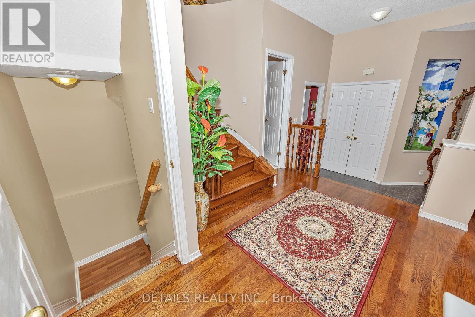 












10 NORTH HARROW DRIVE

,
Ottawa,




Ontario
K2J4V6

