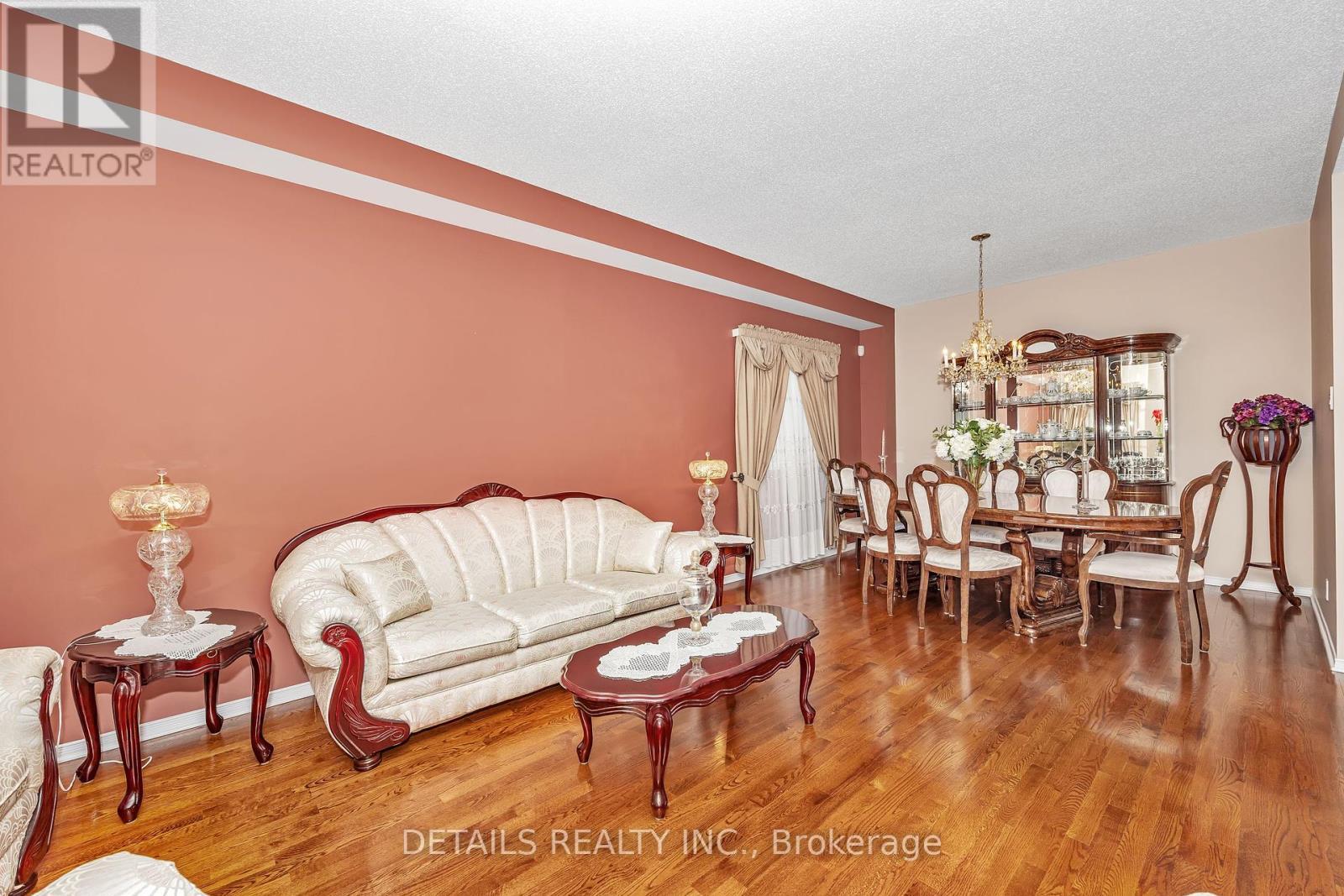 












10 NORTH HARROW DRIVE

,
Ottawa,




Ontario
K2J4V6

