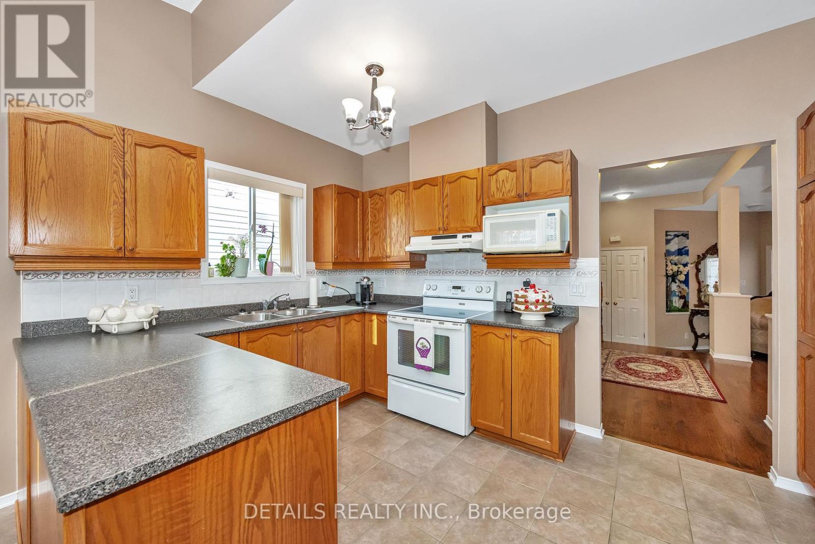 












10 NORTH HARROW DRIVE

,
Ottawa,




Ontario
K2J4V6

