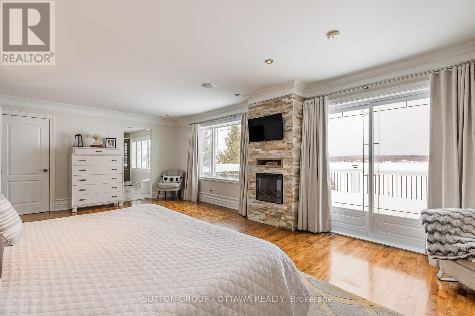 












3675 FRONT ROAD

,
East Hawkesbury,




Ontario
K6A2W5

