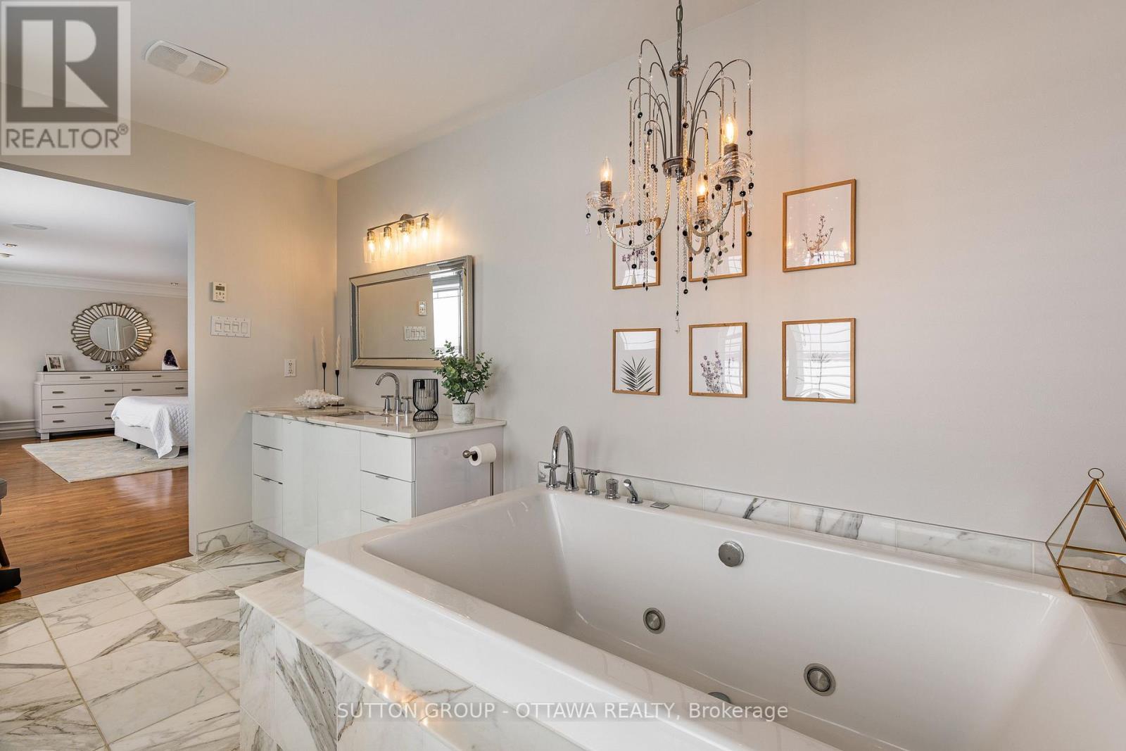 












3675 FRONT ROAD

,
East Hawkesbury,




Ontario
K6A2W5

