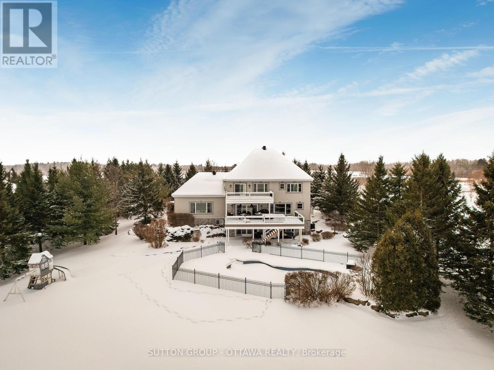 












3675 FRONT ROAD

,
East Hawkesbury,




Ontario
K6A2W5

