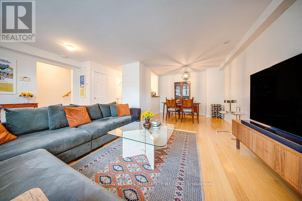 












253 CUMBERLAND STREET

,
Ottawa,




Ontario
K1N8W6


