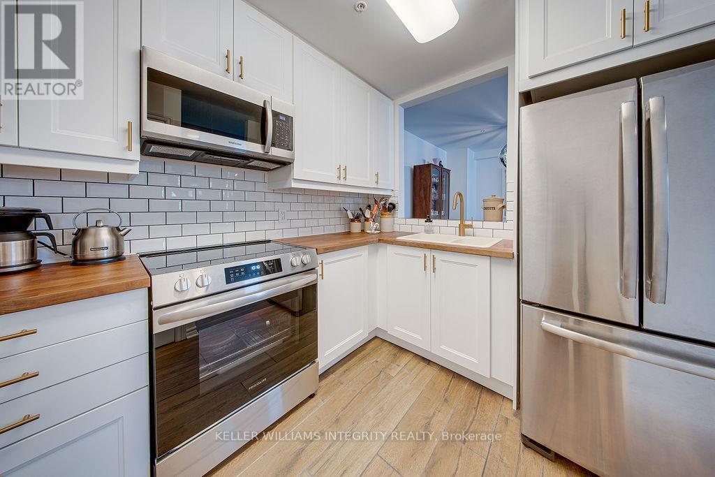 












253 CUMBERLAND STREET

,
Ottawa,




Ontario
K1N8W6

