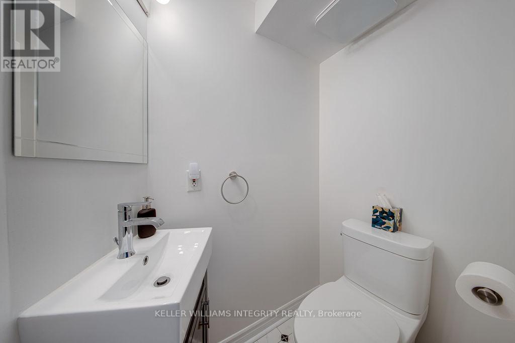 












253 CUMBERLAND STREET

,
Ottawa,




Ontario
K1N8W6

