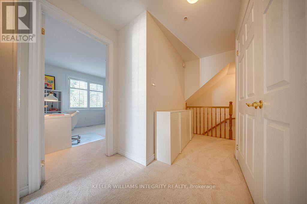 












253 CUMBERLAND STREET

,
Ottawa,




Ontario
K1N8W6


