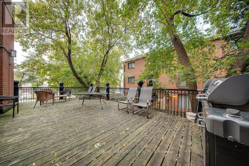 












253 CUMBERLAND STREET

,
Ottawa,




Ontario
K1N8W6

