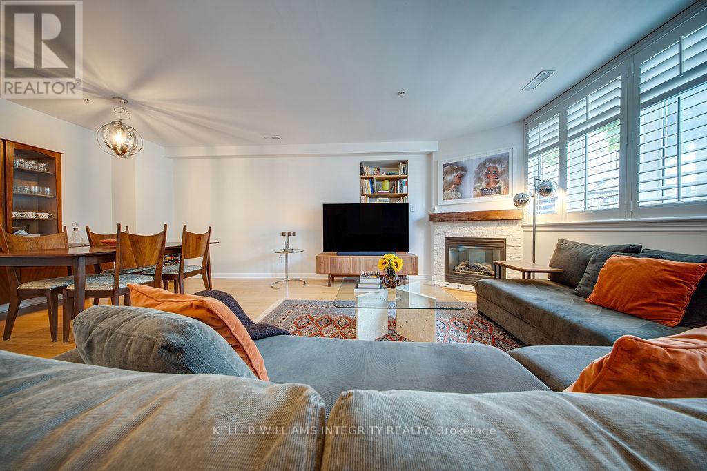 












253 CUMBERLAND STREET

,
Ottawa,




Ontario
K1N8W6

