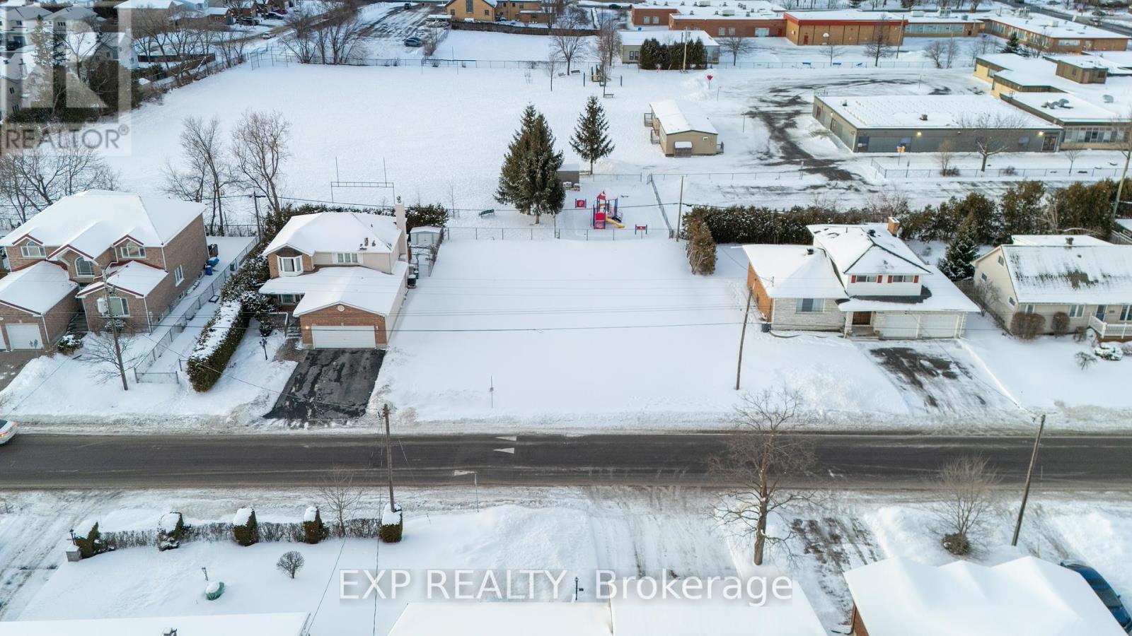 












1727 ROSEBELLA AVENUE

,
Ottawa,







Ontario
K1T1G2

