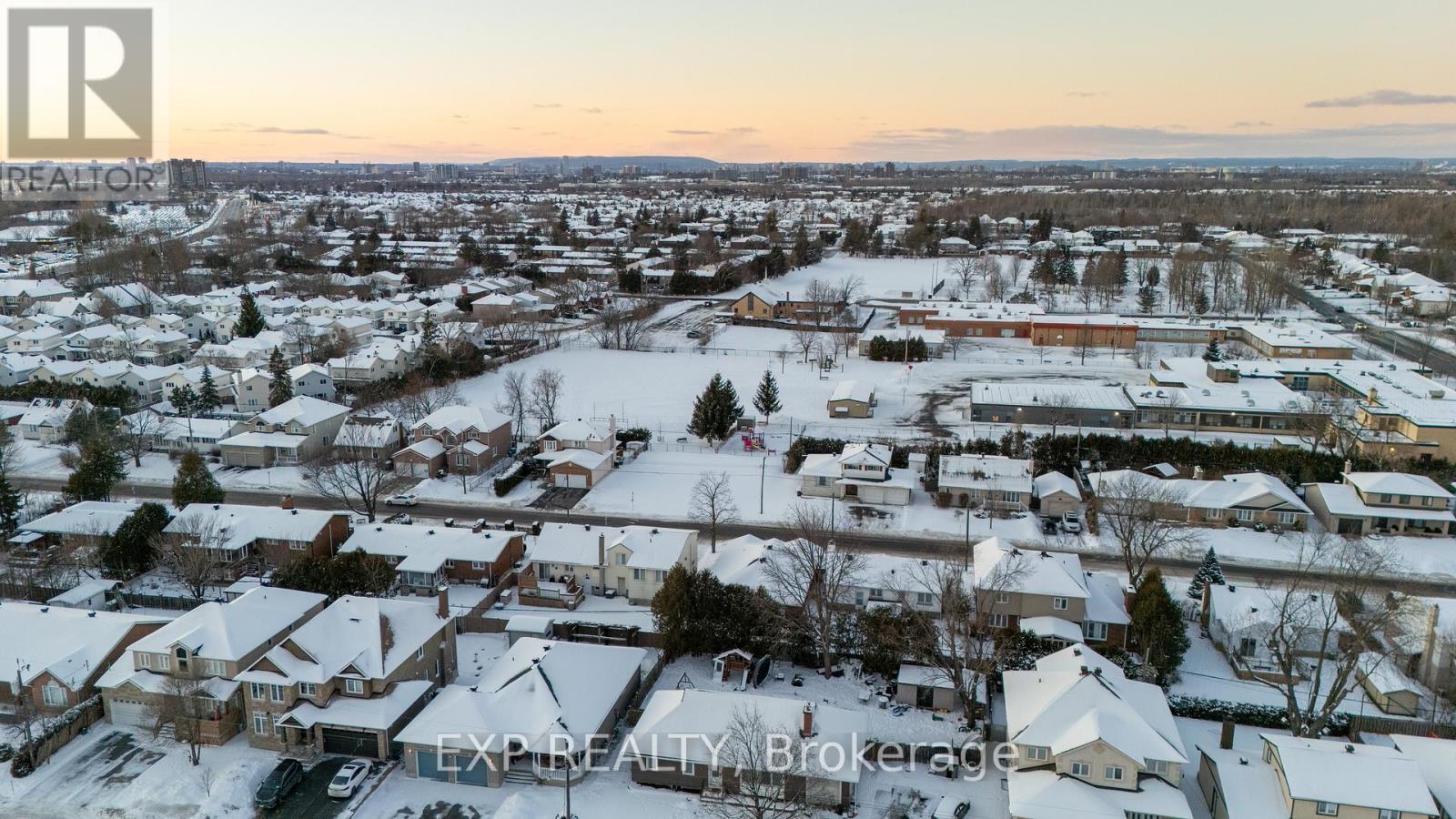 












1727 ROSEBELLA AVENUE

,
Ottawa,







Ontario
K1T1G2

