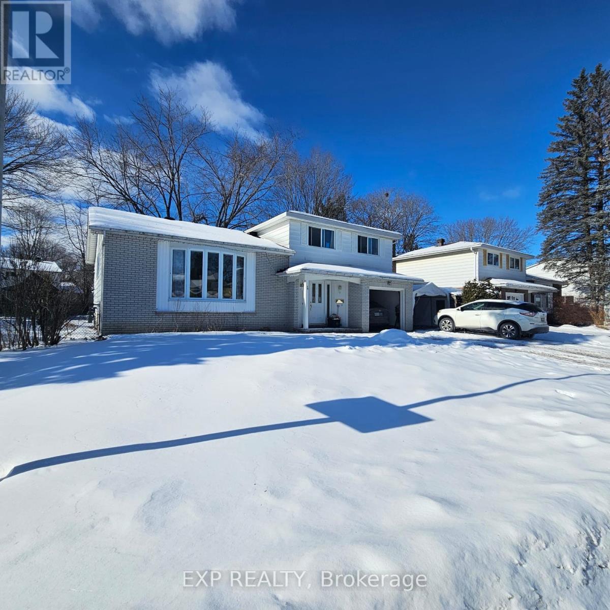 












4 PARKLANE COURT

,
Ottawa,




Ontario
K1B3H2

