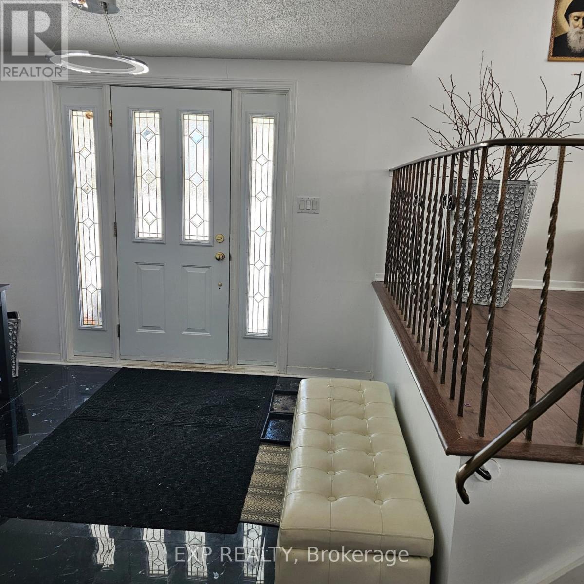 












4 PARKLANE COURT

,
Ottawa,




Ontario
K1B3H2

