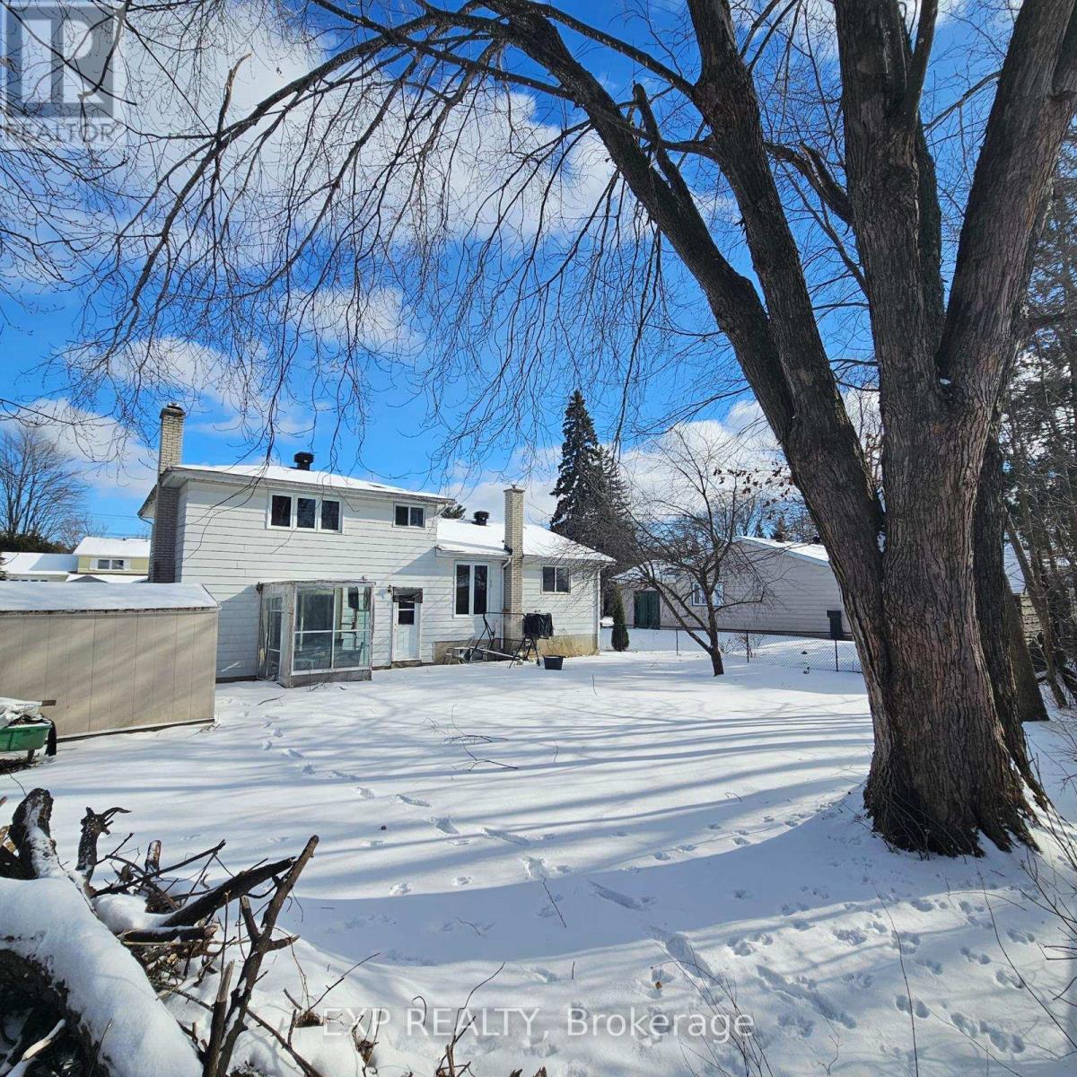 












4 PARKLANE COURT

,
Ottawa,




Ontario
K1B3H2

