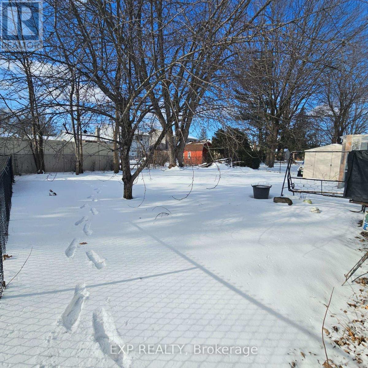 












4 PARKLANE COURT

,
Ottawa,




Ontario
K1B3H2

