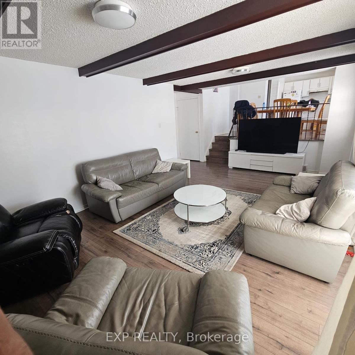 












4 PARKLANE COURT

,
Ottawa,




Ontario
K1B3H2

