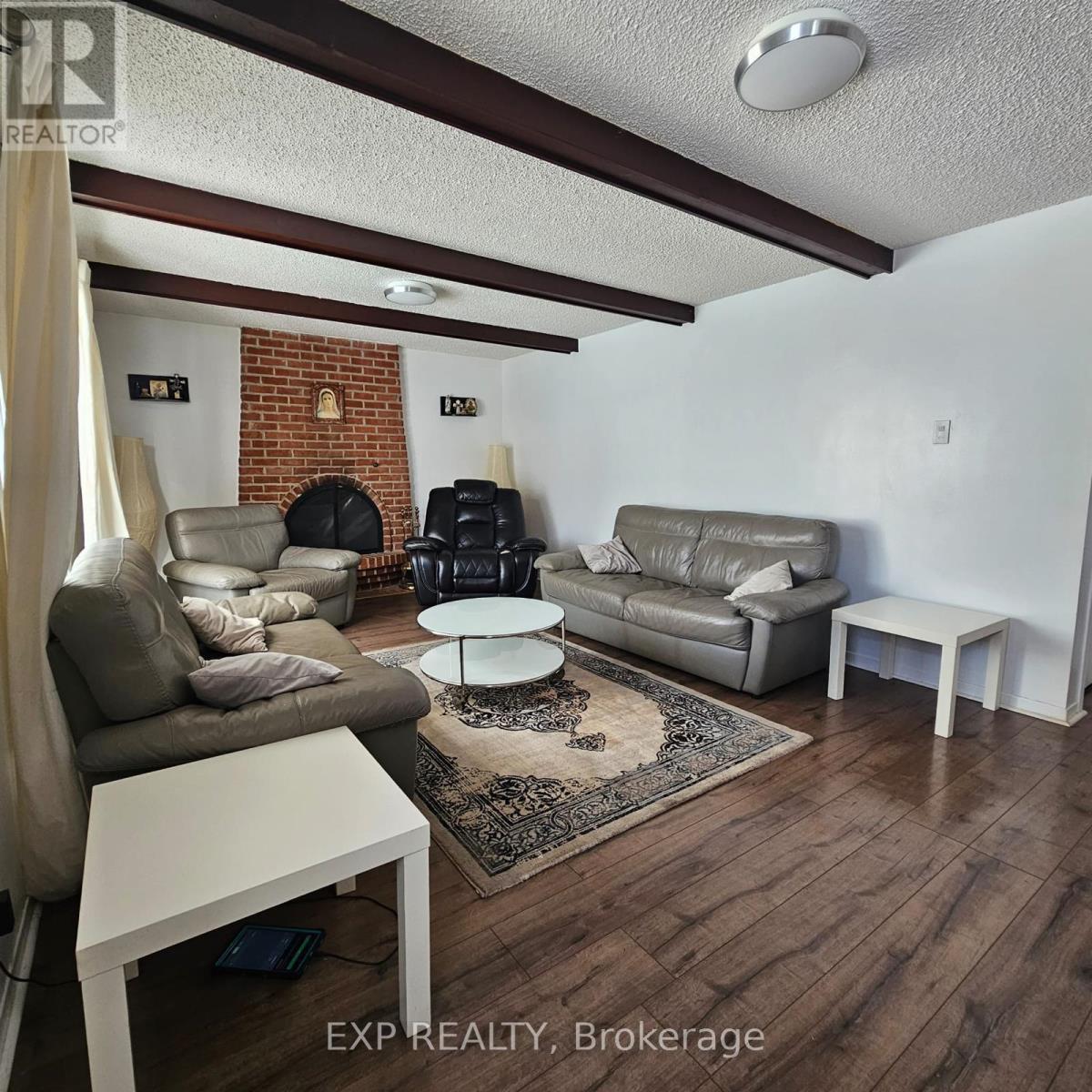 












4 PARKLANE COURT

,
Ottawa,




Ontario
K1B3H2

