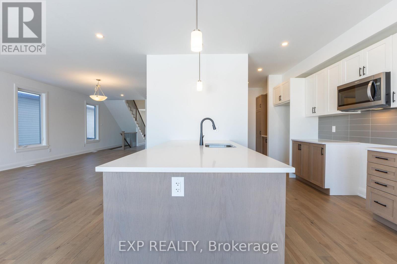 












153 CRAIG DUNCAN TERRACE

,
Ottawa,




Ontario
K2S3C4

