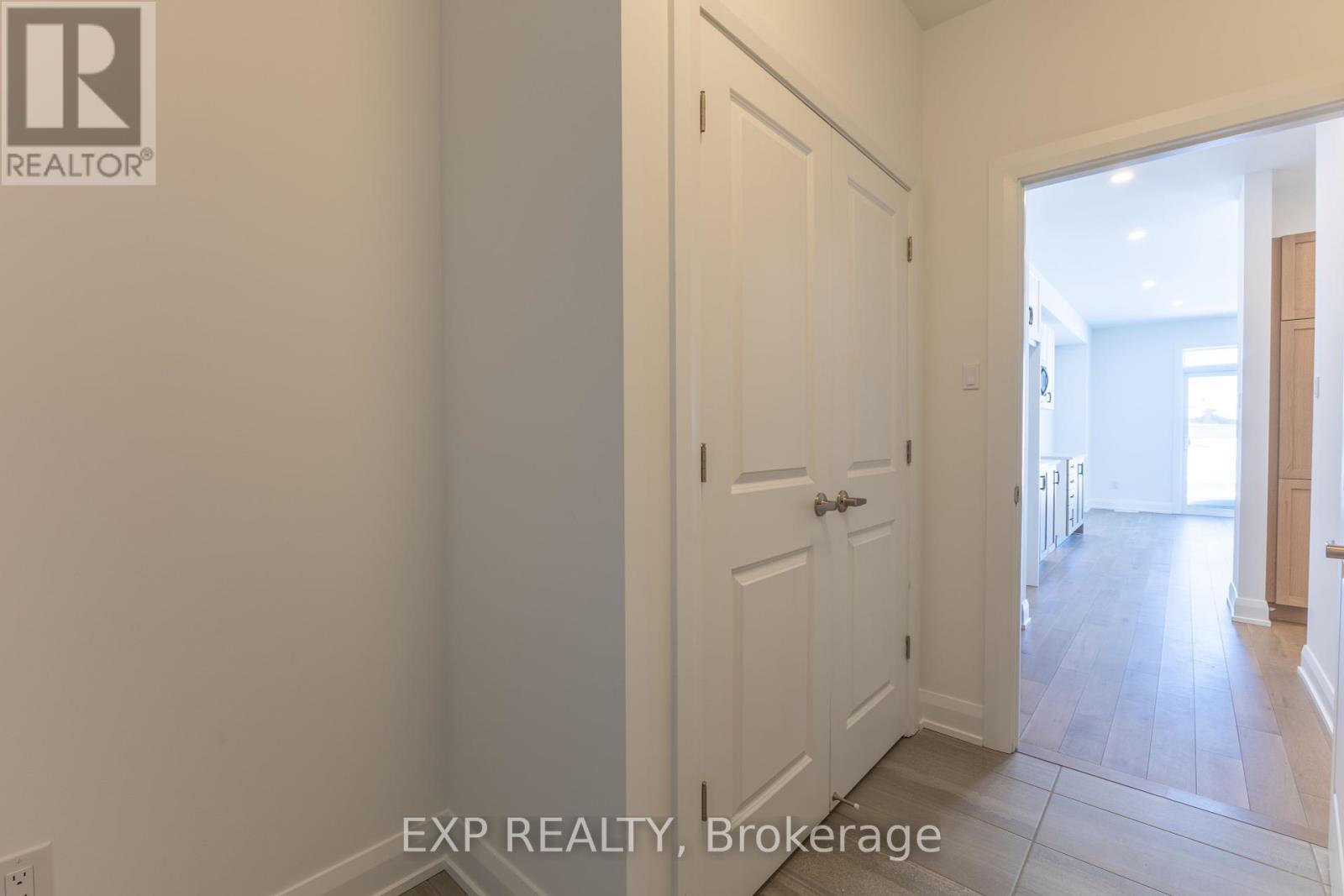 












153 CRAIG DUNCAN TERRACE

,
Ottawa,




Ontario
K2S3C4

