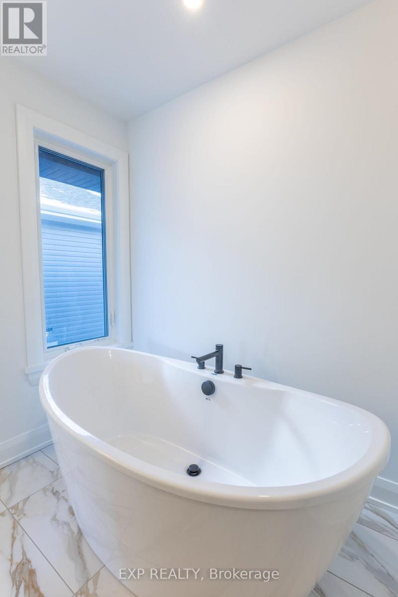 












153 CRAIG DUNCAN TERRACE

,
Ottawa,




Ontario
K2S3C4

