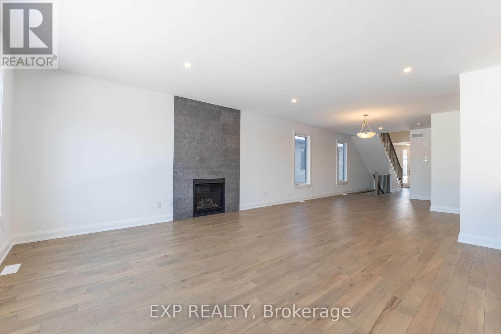 












153 CRAIG DUNCAN TERRACE

,
Ottawa,




Ontario
K2S3C4

