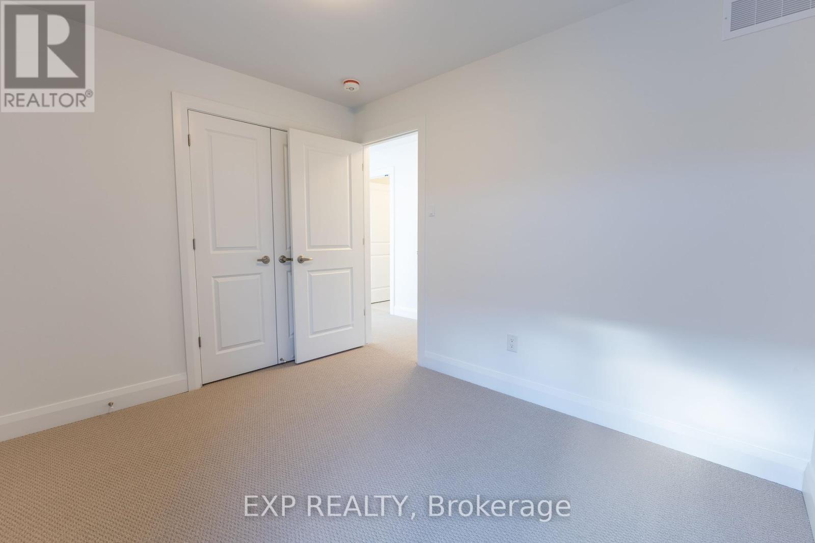 












153 CRAIG DUNCAN TERRACE

,
Ottawa,




Ontario
K2S3C4


