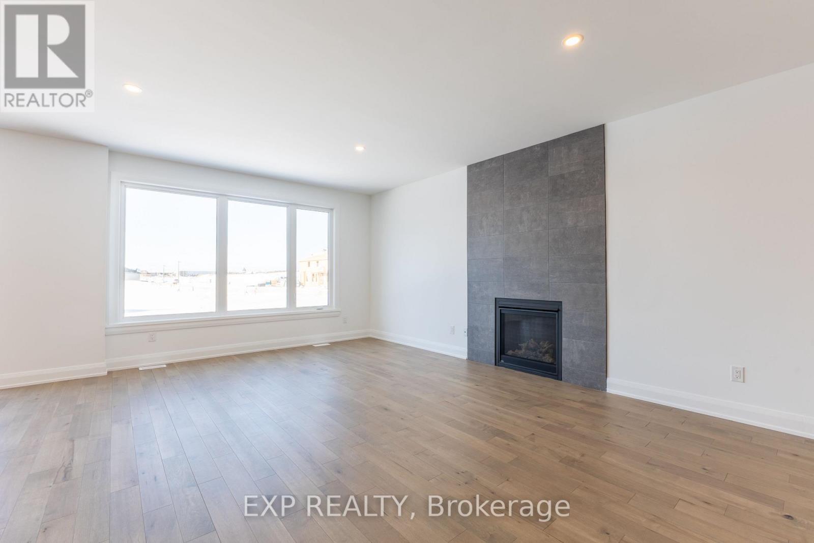 












153 CRAIG DUNCAN TERRACE

,
Ottawa,




Ontario
K2S3C4

