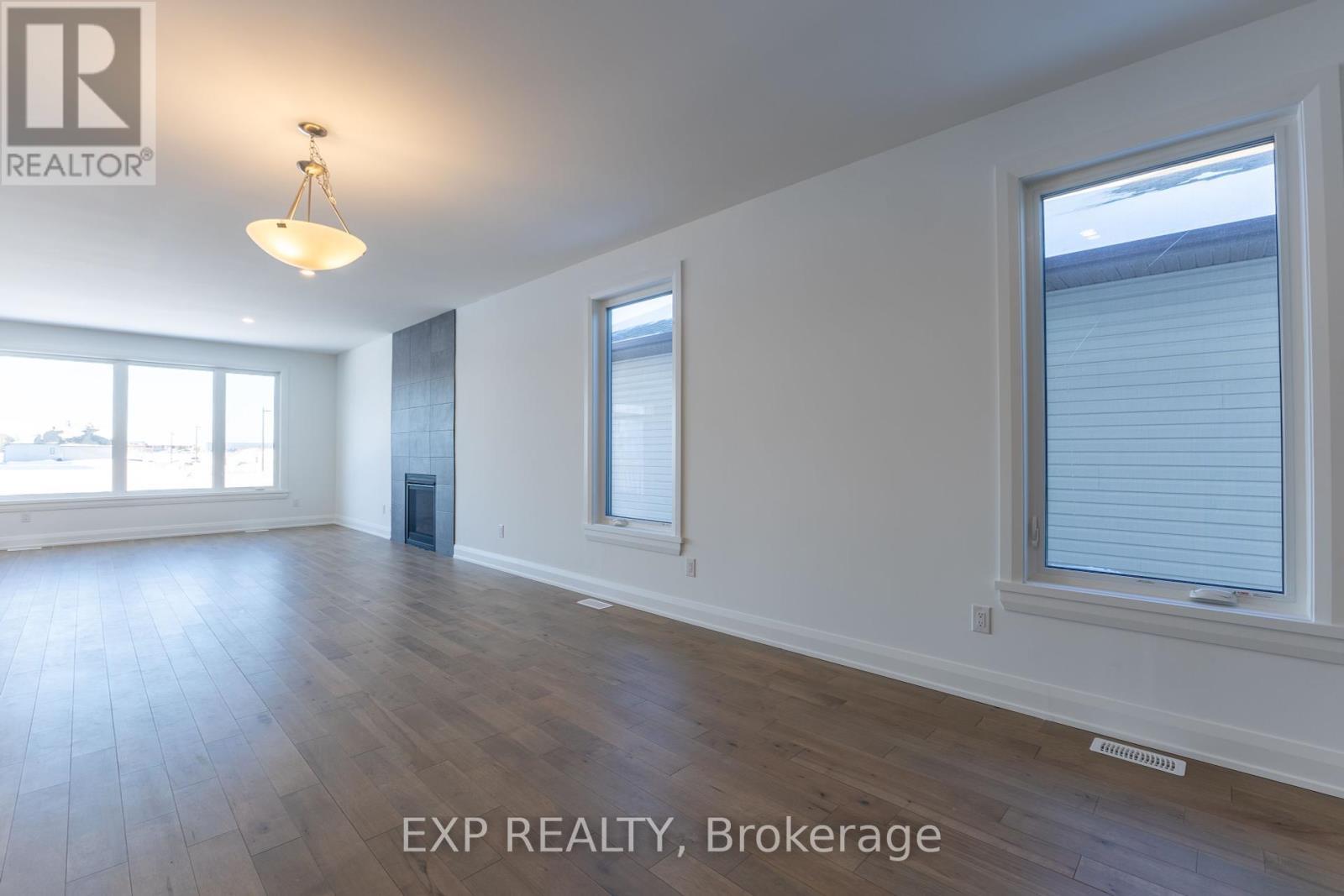 












153 CRAIG DUNCAN TERRACE

,
Ottawa,




Ontario
K2S3C4

