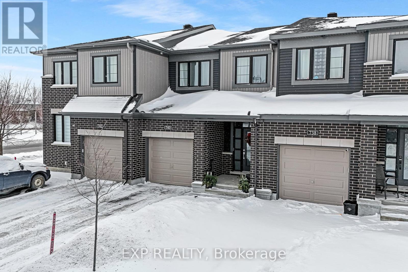 












740 SEBASTIAN STREET

,
Ottawa,




Ontario
K4A5L1

