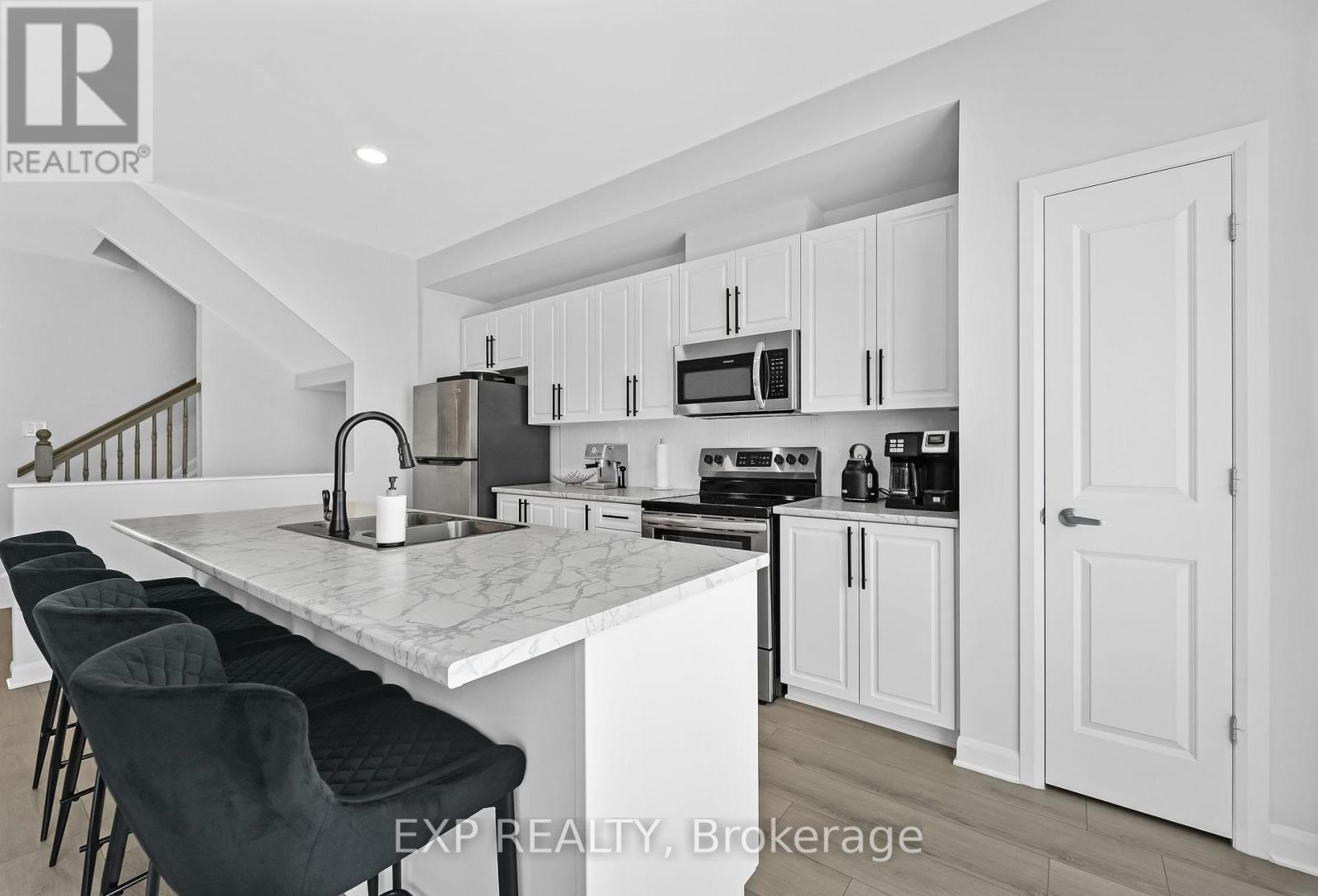 












740 SEBASTIAN STREET

,
Ottawa,




Ontario
K4A5L1

