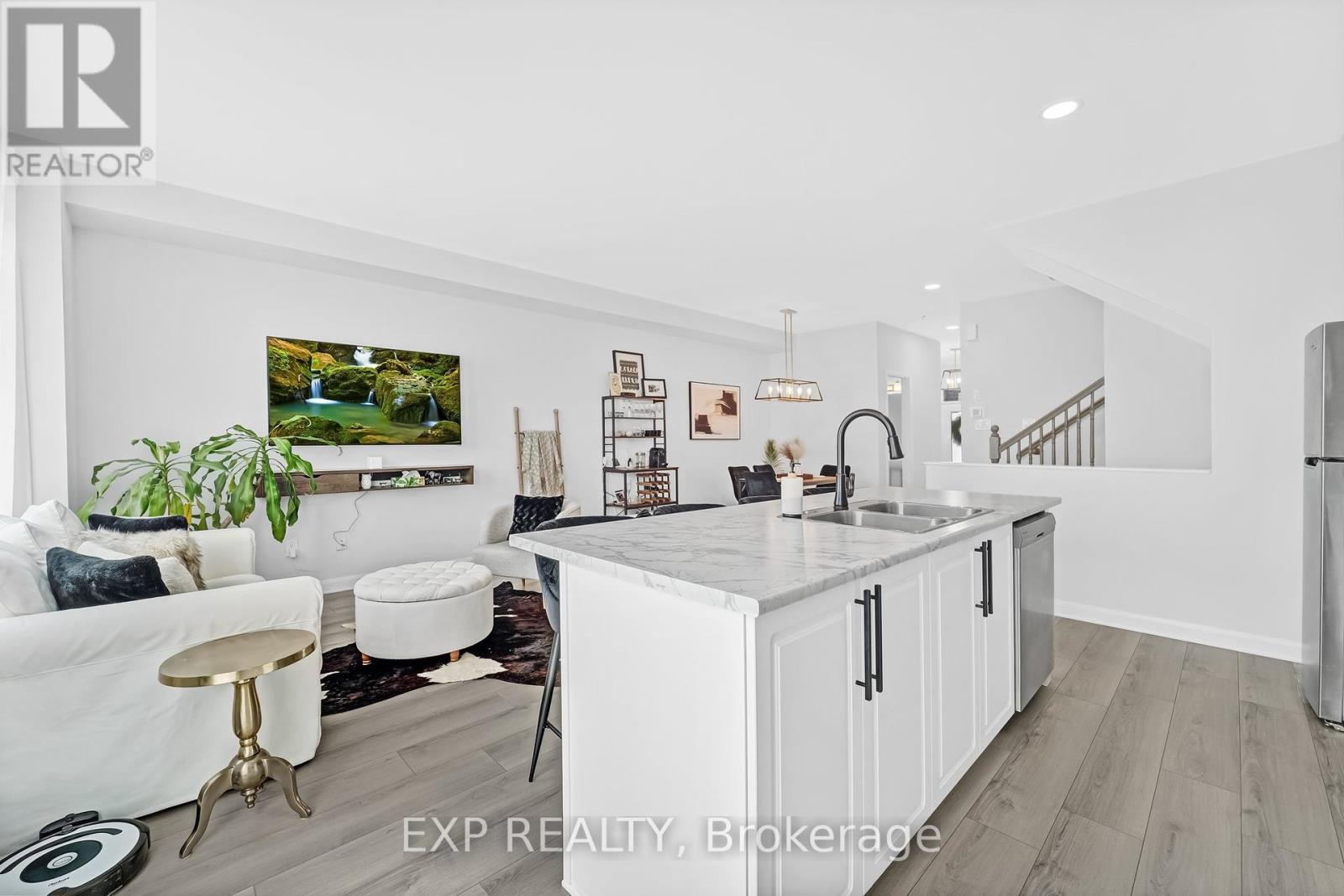 












740 SEBASTIAN STREET

,
Ottawa,




Ontario
K4A5L1

