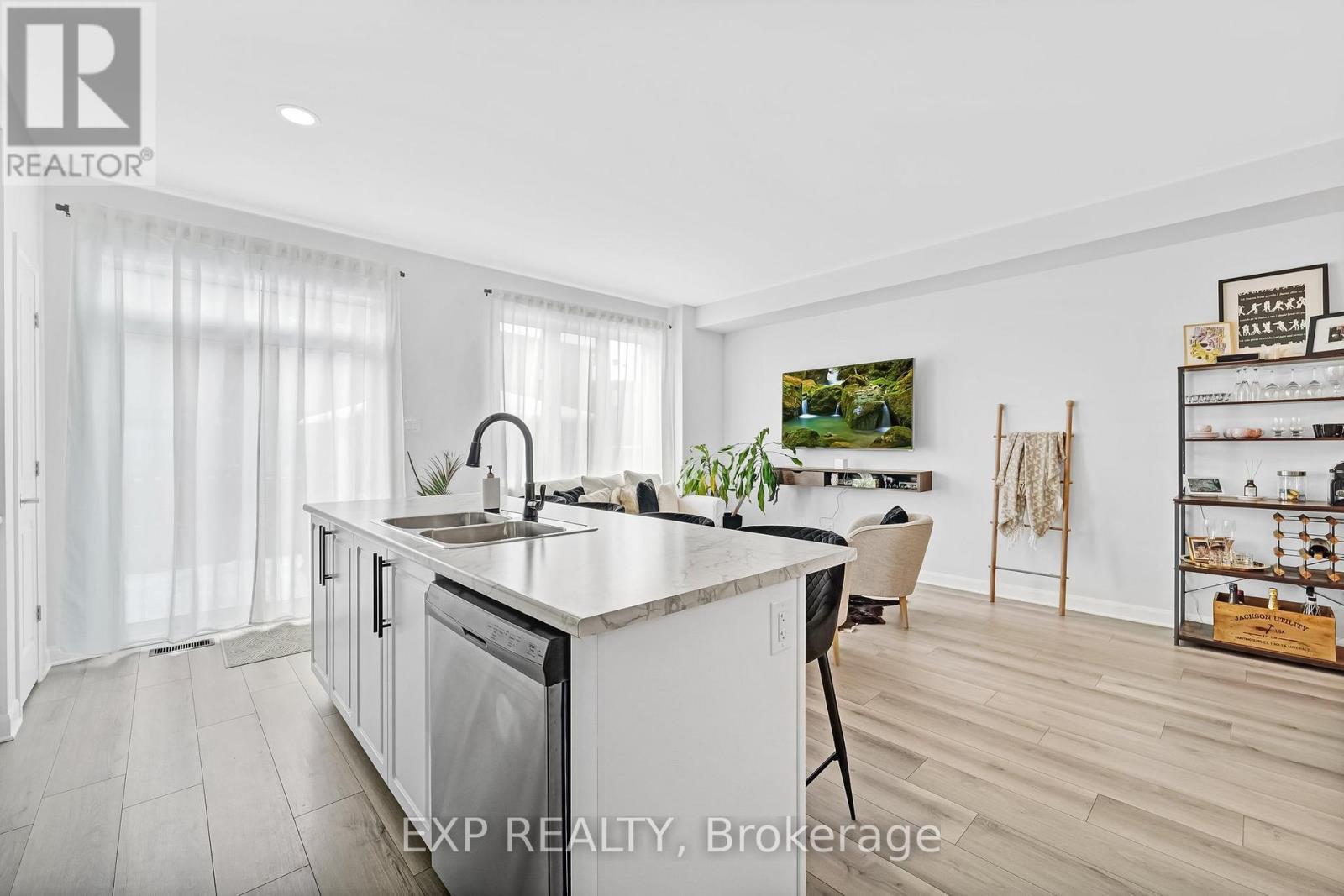 












740 SEBASTIAN STREET

,
Ottawa,




Ontario
K4A5L1

