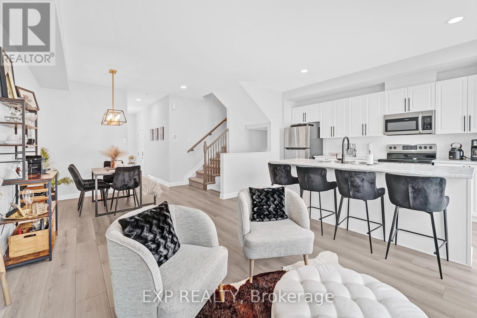 












740 SEBASTIAN STREET

,
Ottawa,




Ontario
K4A5L1

