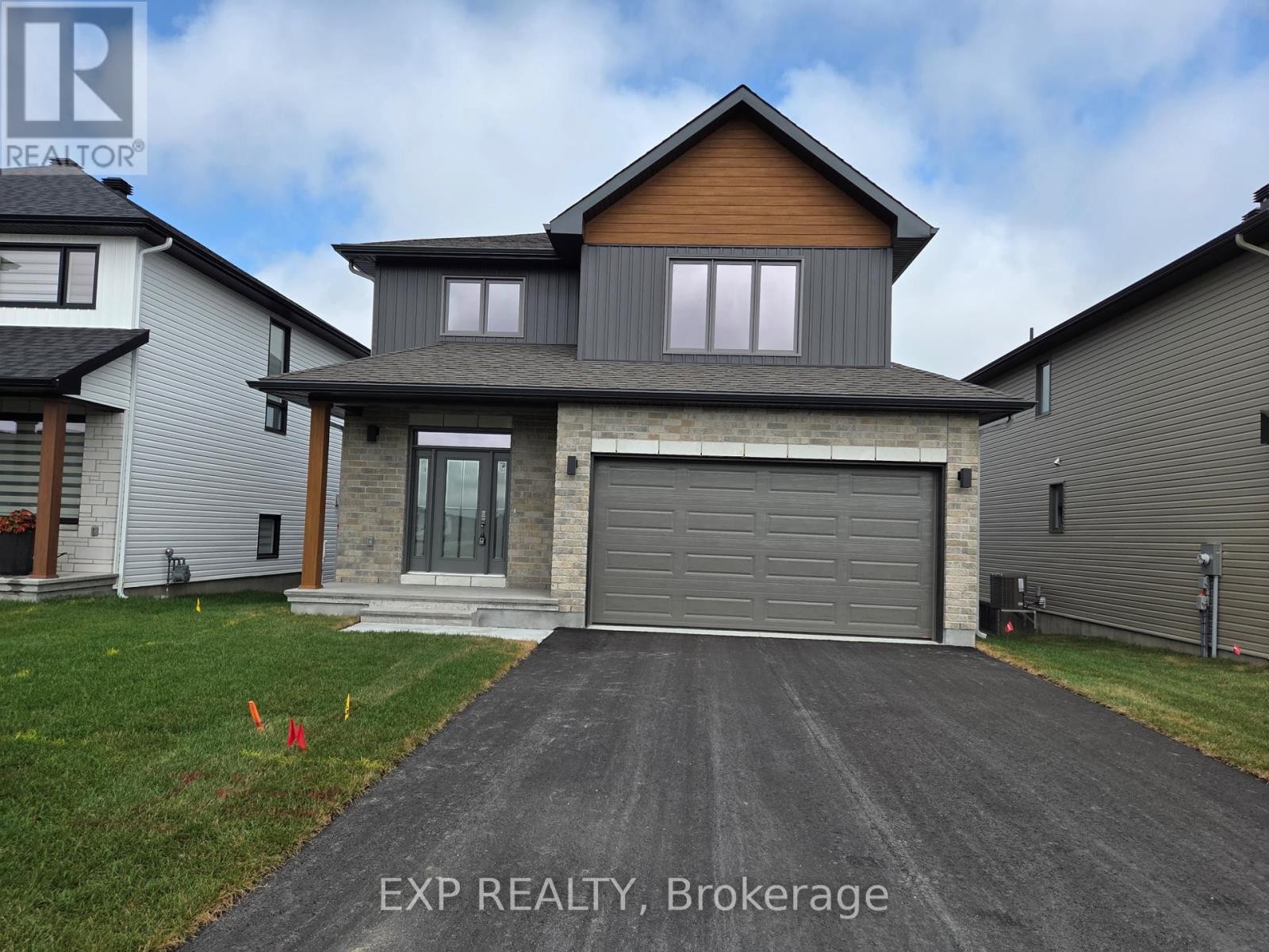 












237 O'DONOVAN DRIVE

,
Carleton Place,




Ontario
K7C0X5

