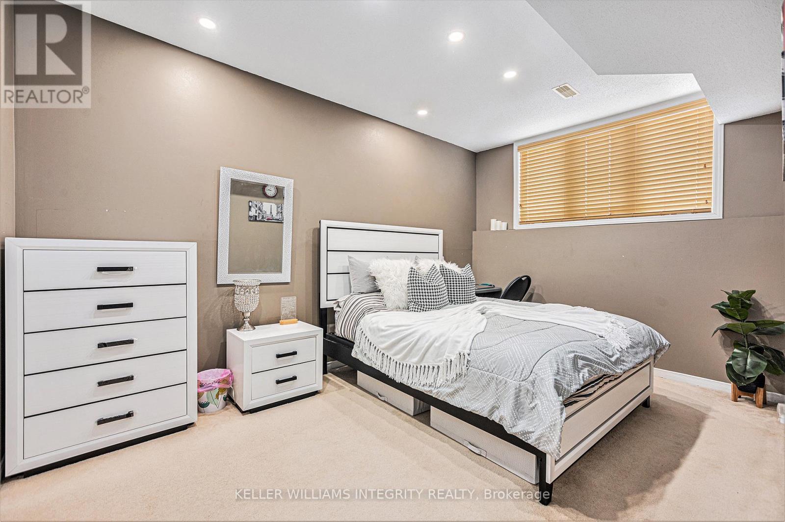 












42 - 1512 WALKLEY ROAD

,
Ottawa,




Ontario
K1V2G7

